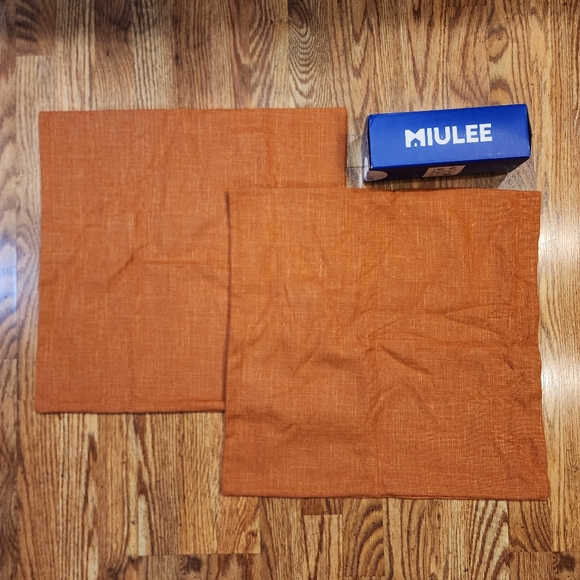 NEW 20"x20" Set of 2 Orange Throw Pillow Covers - Picture 6 of 12